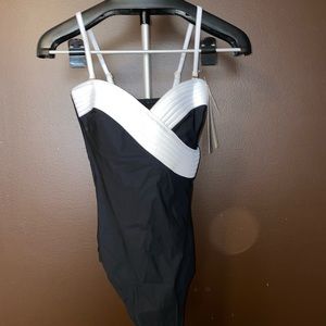 Gorgeous Brand New Gottex Bathing Suit